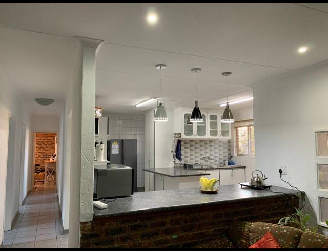 3 BEDROOM HOUSE FOR SALE IN VANDERBIJLPARK SE 4